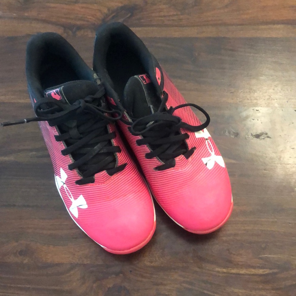 Girls Underarmor Cleats